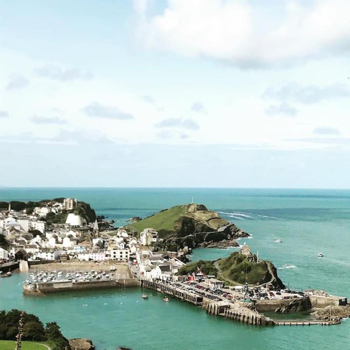 Paramount Apartments Ilfracombe, Arty Seaside Holiday Apartments Bagian luar foto