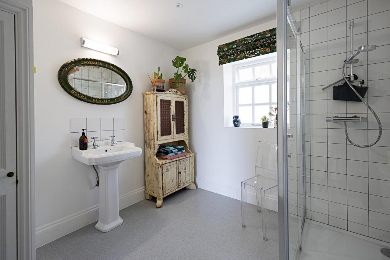 Paramount Apartments Ilfracombe, Arty Seaside Holiday Apartments Bagian luar foto