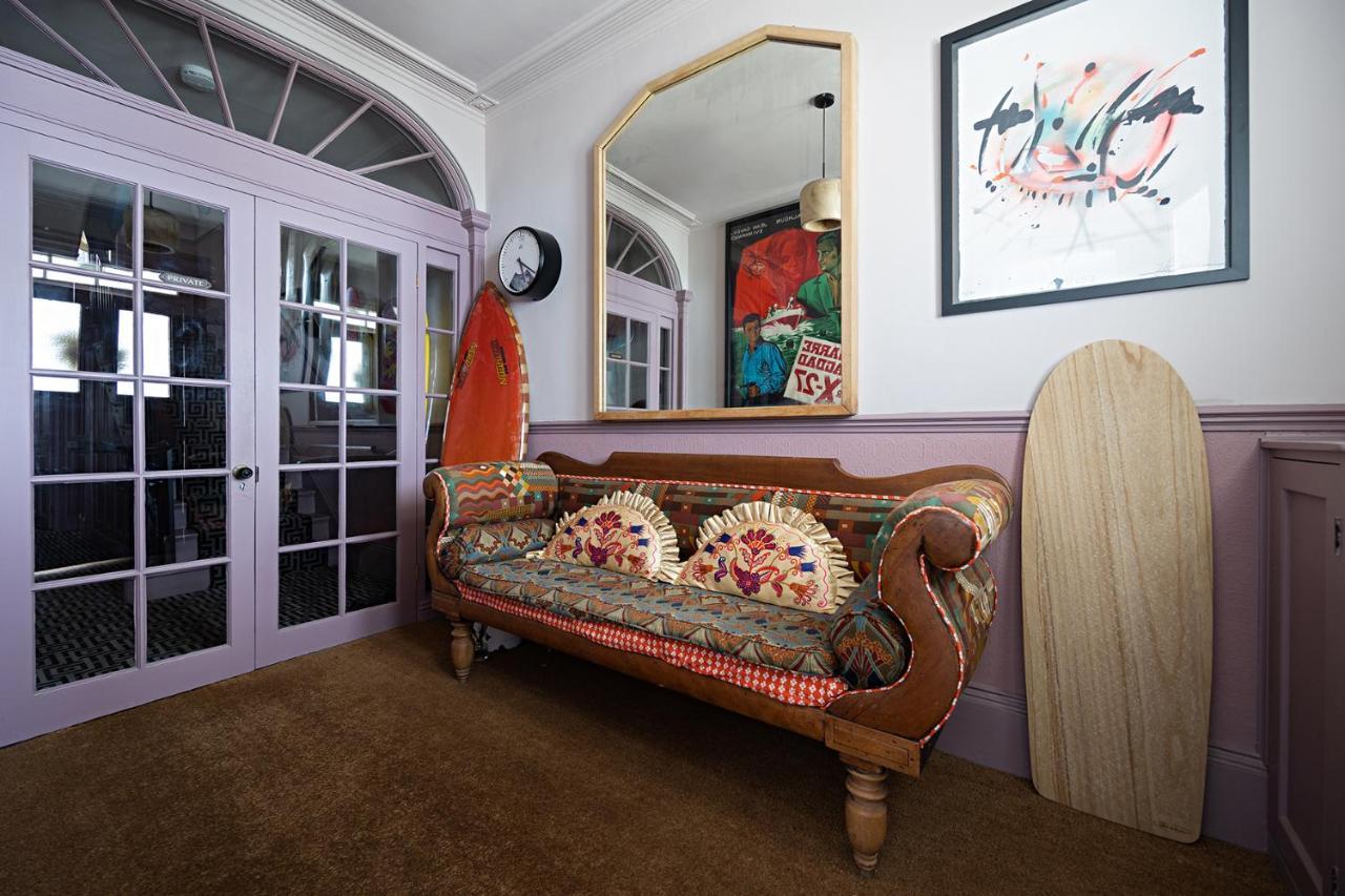 Paramount Apartments Ilfracombe, Arty Seaside Holiday Apartments Bagian luar foto