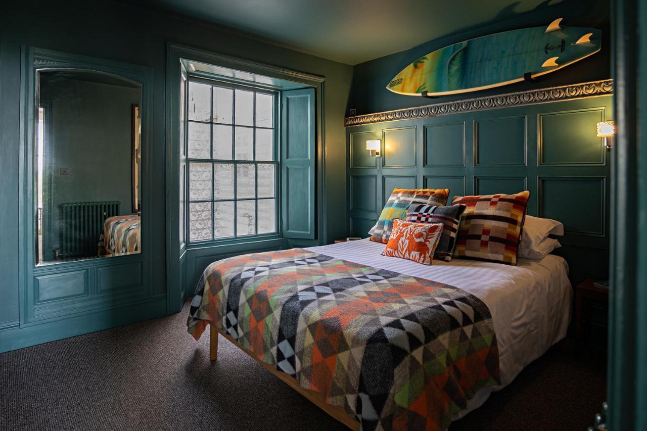 Paramount Apartments Ilfracombe, Arty Seaside Holiday Apartments Bagian luar foto