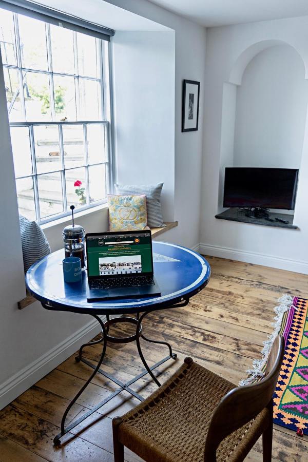 Paramount Apartments Ilfracombe, Arty Seaside Holiday Apartments Bagian luar foto