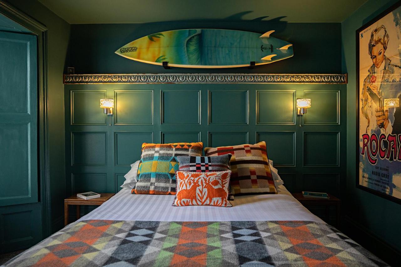 Paramount Apartments Ilfracombe, Arty Seaside Holiday Apartments Bagian luar foto