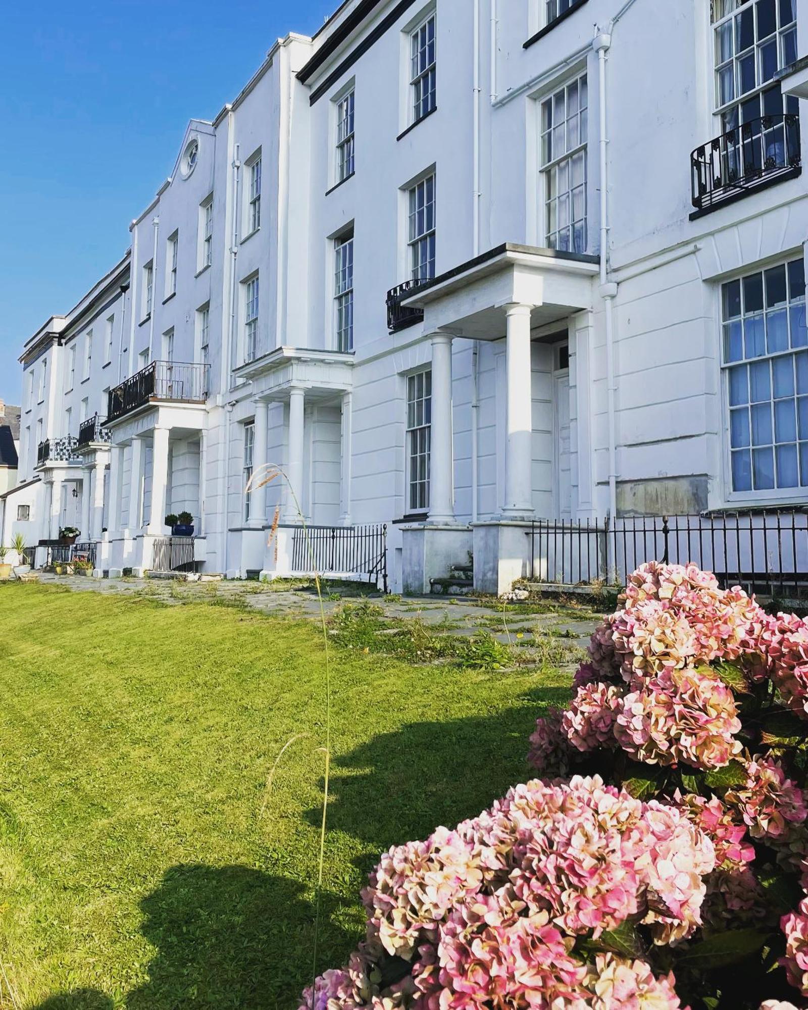 Paramount Apartments Ilfracombe, Arty Seaside Holiday Apartments Bagian luar foto